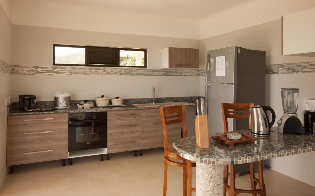 Le Duc Hillview Villas Anse Volbert Village 外观 照片
