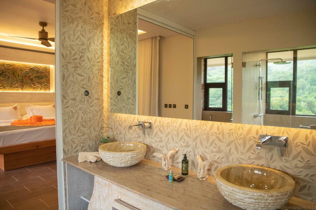 Le Duc Hillview Villas Anse Volbert Village 外观 照片
