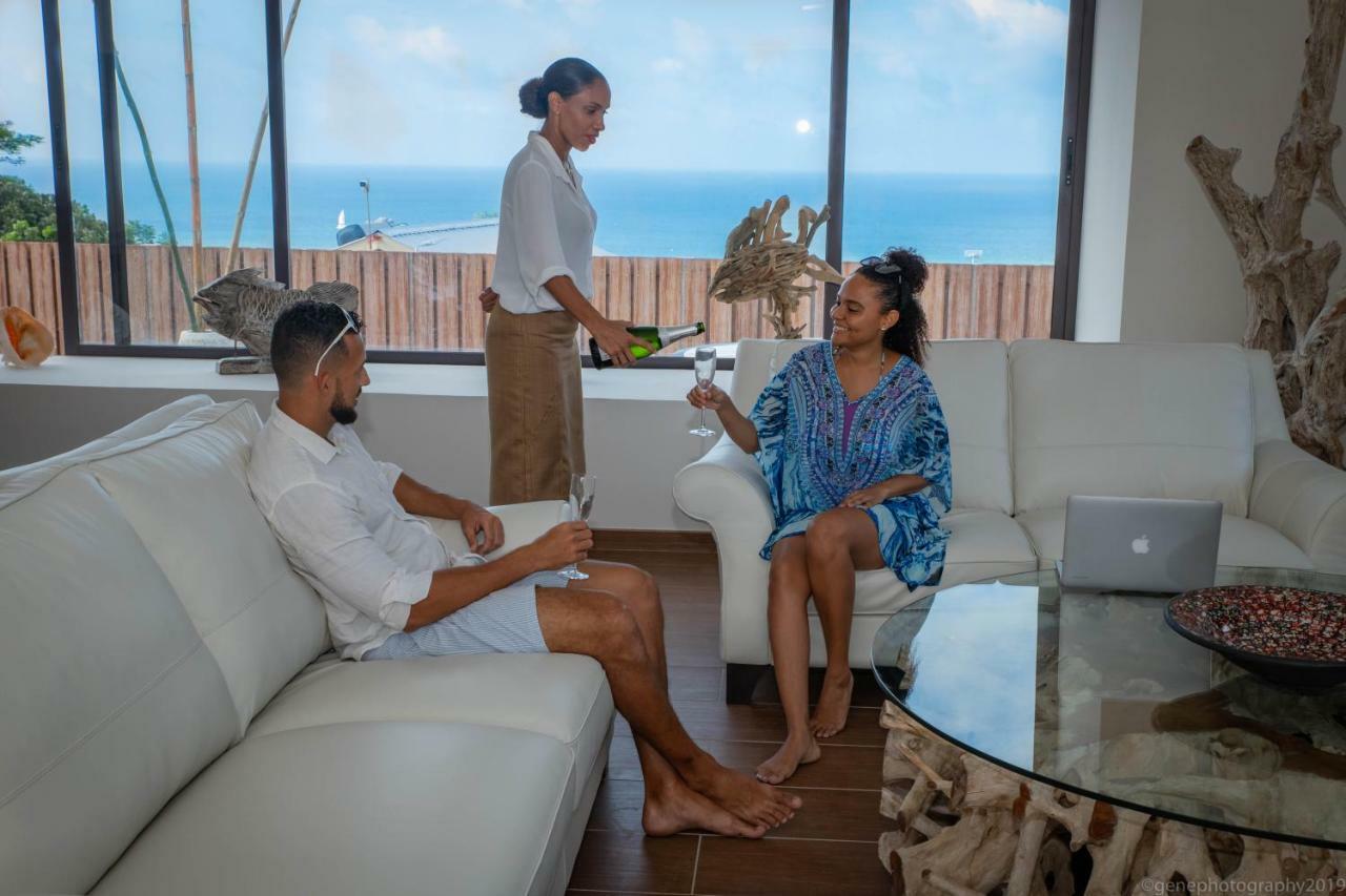 Le Duc Hillview Villas Anse Volbert Village 外观 照片